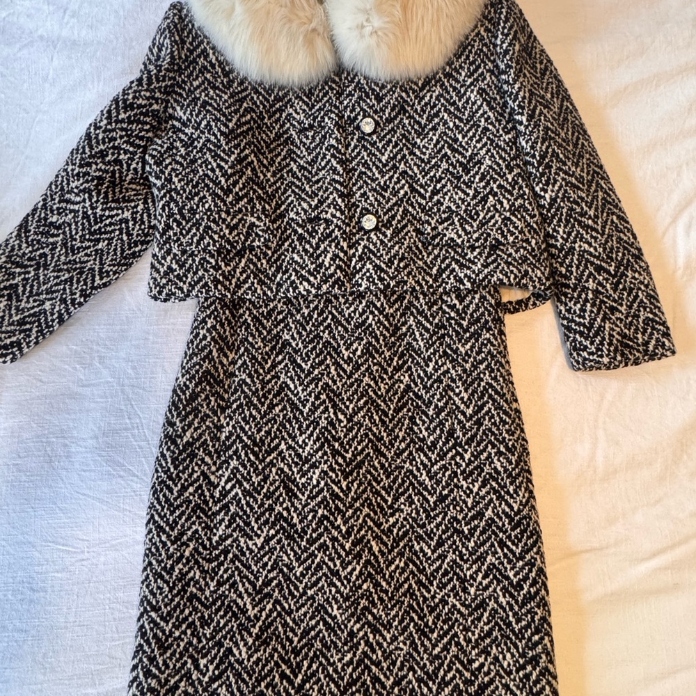 Vintage Black and White Herringbone Coat with Fur Collar